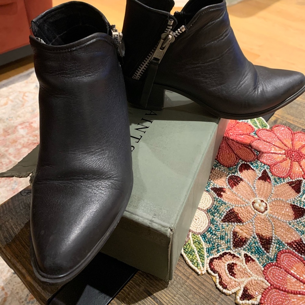 Black ankle Boots